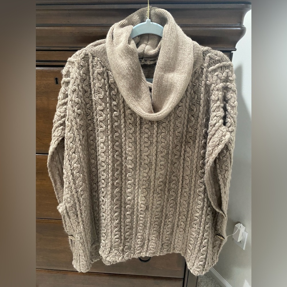 Poncho - Picture 6 of 6